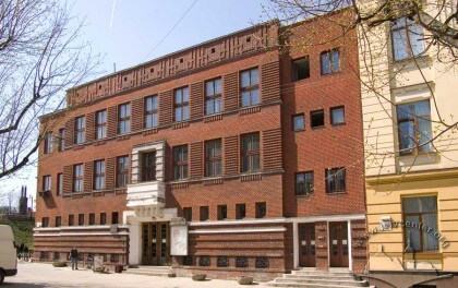 День відкритих дверей та зустріч випусників переноситься